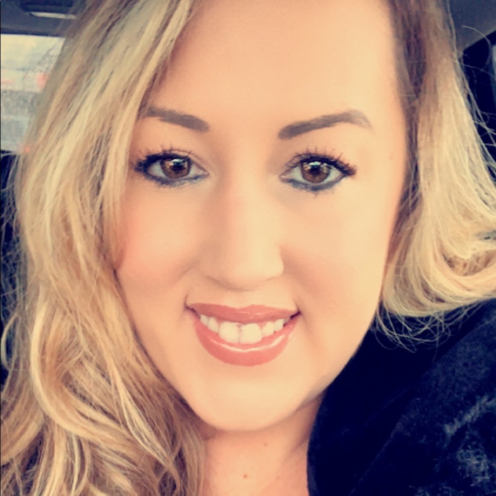 Meet your Posher, Kelli